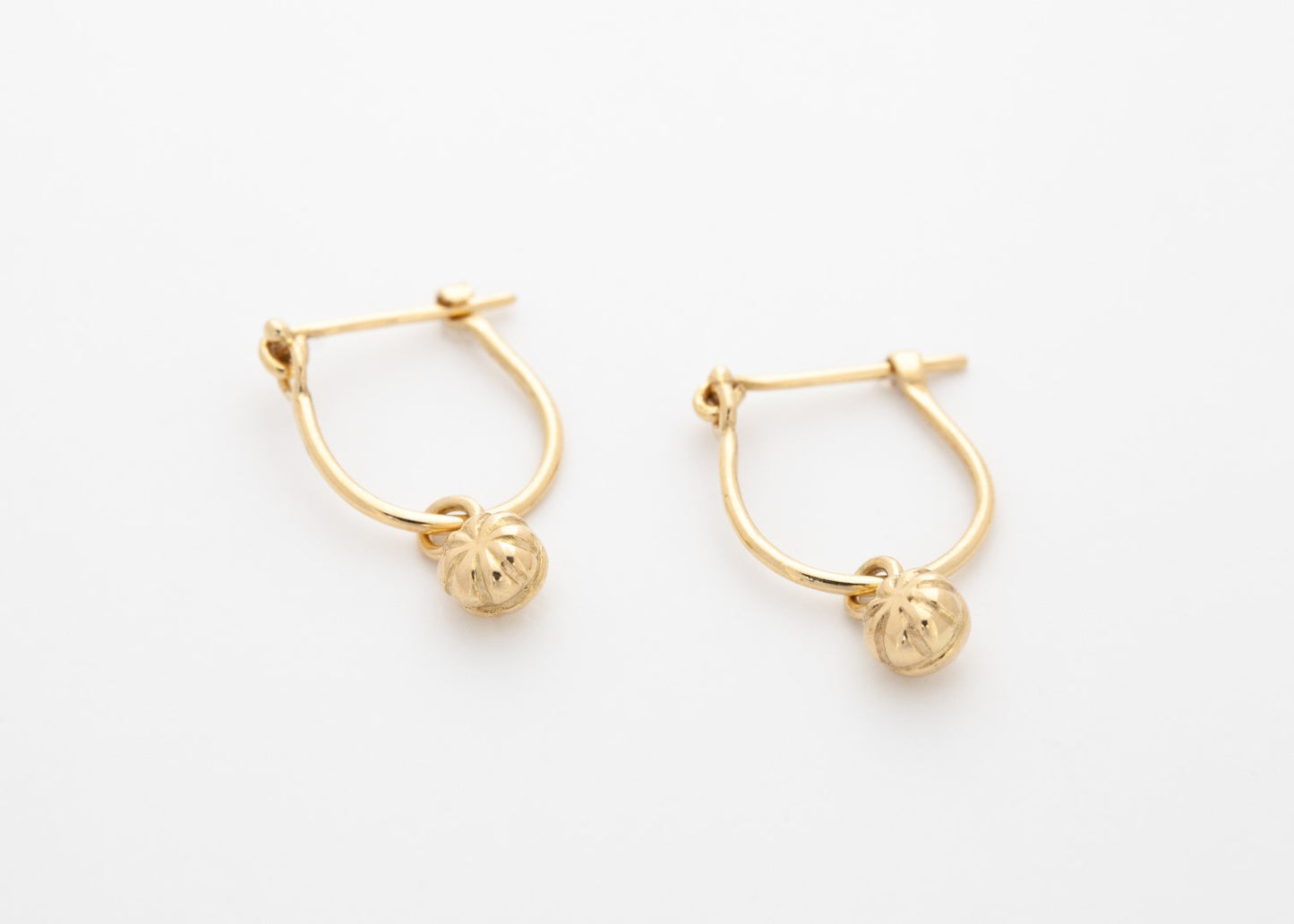 Dea Dia earrings 18 carat Fairmined gold