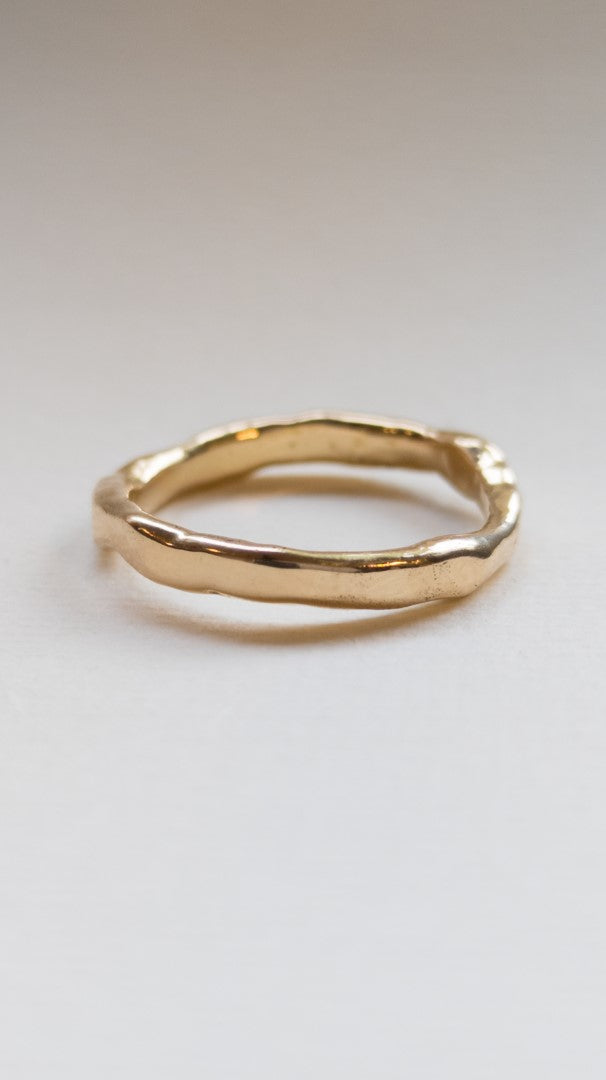 Organic robust ring made of 18 carat Fairmined gold.