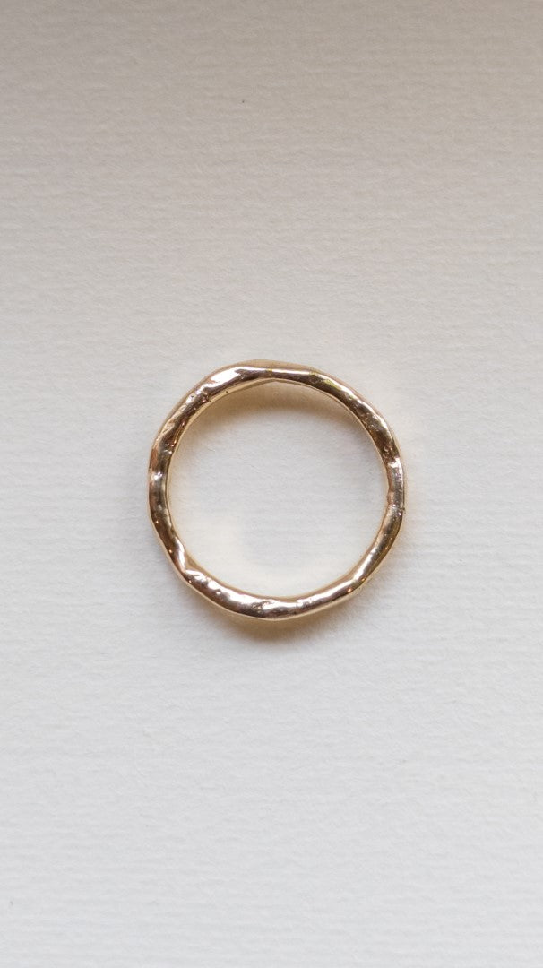 Organic robust ring made of 18 carat Fairmined gold.