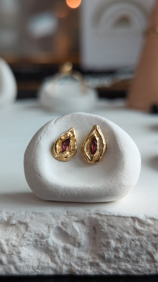 Figa stud earrings